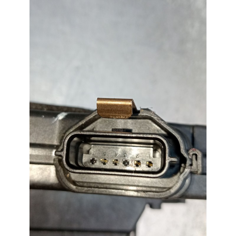 Recambio de motor cierre centralizado trasero izquierdo para renault clio v referencia OEM IAM 825039554R 40739134 2019 5P