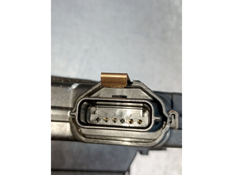 Recambio de motor cierre centralizado trasero izquierdo para renault clio v referencia OEM IAM 825039554R 40739134 2019 5P