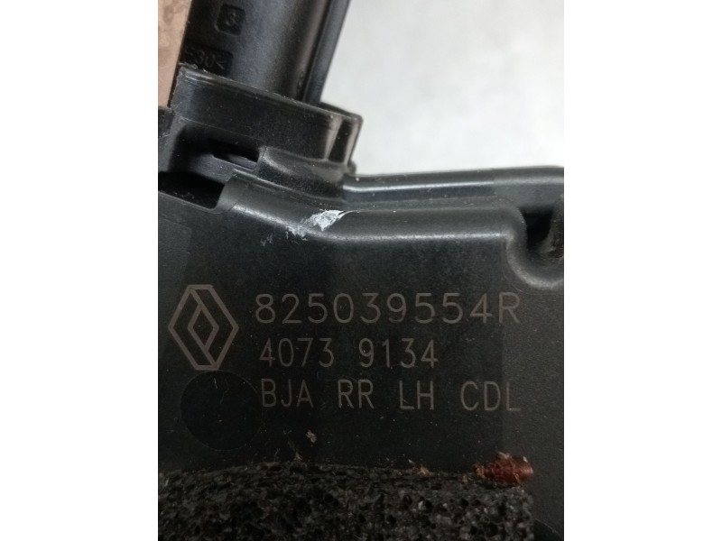 Recambio de motor cierre centralizado trasero izquierdo para renault clio v referencia OEM IAM 825039554R 40739134 2019 5P
