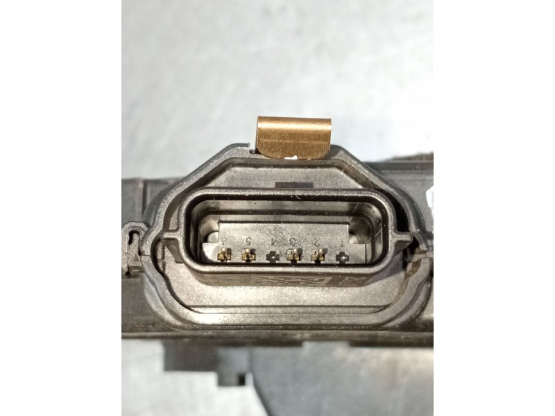 Recambio de motor cierre centralizado trasero derecho para renault clio v referencia OEM IAM 825007311R 40749134 2019 5P