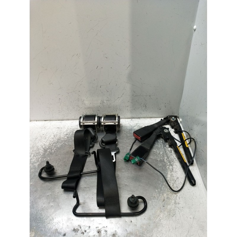 Recambio de juego cinturones delantero para opel astra h gtc (a04) 1.9 cdti (l08) referencia OEM IAM  3P 2004