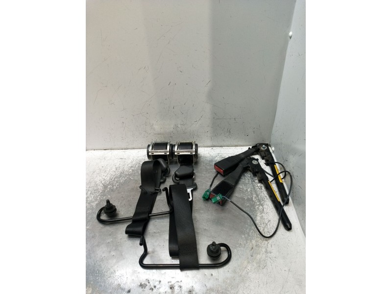 Recambio de juego cinturones delantero para opel astra h gtc (a04) 1.9 cdti (l08) referencia OEM IAM  3P 2004