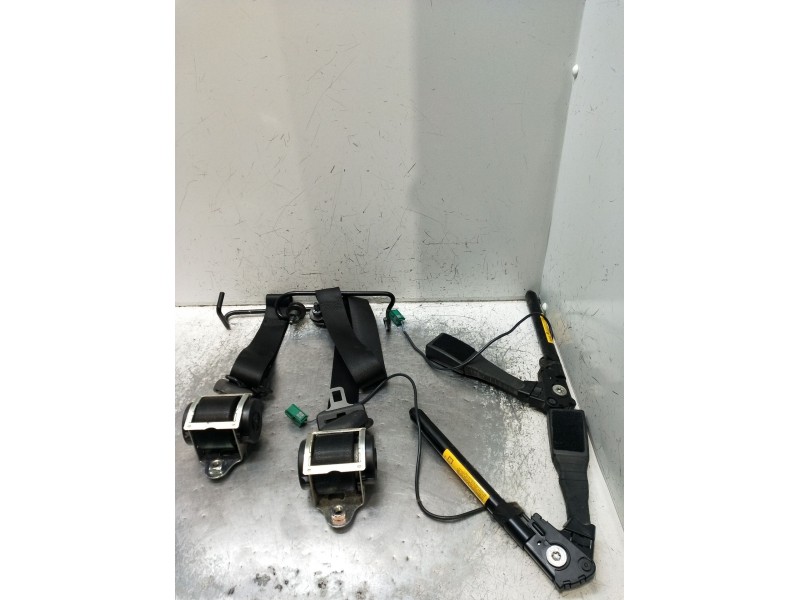 Recambio de juego cinturones delantero para opel astra h gtc (a04) 1.9 cdti (l08) referencia OEM IAM  3P 2004