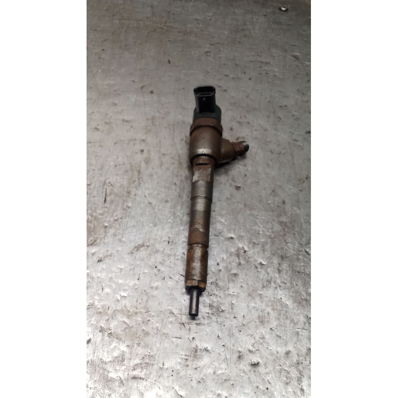 Recambio de inyector para suzuki swift iii (mz, ez) 1.3 ddis (rs 413d) referencia OEM IAM 0445110083 BOSCH 05