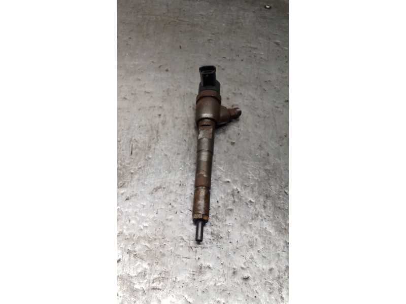 Recambio de inyector para suzuki swift iii (mz, ez) 1.3 ddis (rs 413d) referencia OEM IAM 0445110083 BOSCH 05