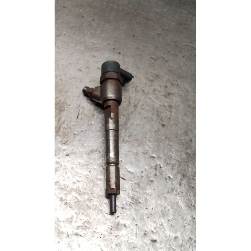 Recambio de inyector para suzuki swift iii (mz, ez) 1.3 ddis (rs 413d) referencia OEM IAM 0445110083 BOSCH 05