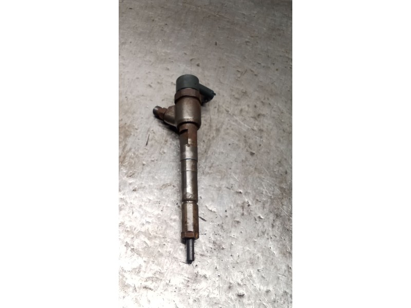 Recambio de inyector para suzuki swift iii (mz, ez) 1.3 ddis (rs 413d) referencia OEM IAM 0445110083 BOSCH 05