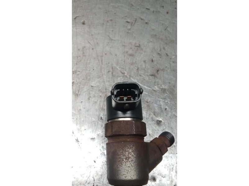 Recambio de inyector para suzuki swift iii (mz, ez) 1.3 ddis (rs 413d) referencia OEM IAM 0445110083 BOSCH 05