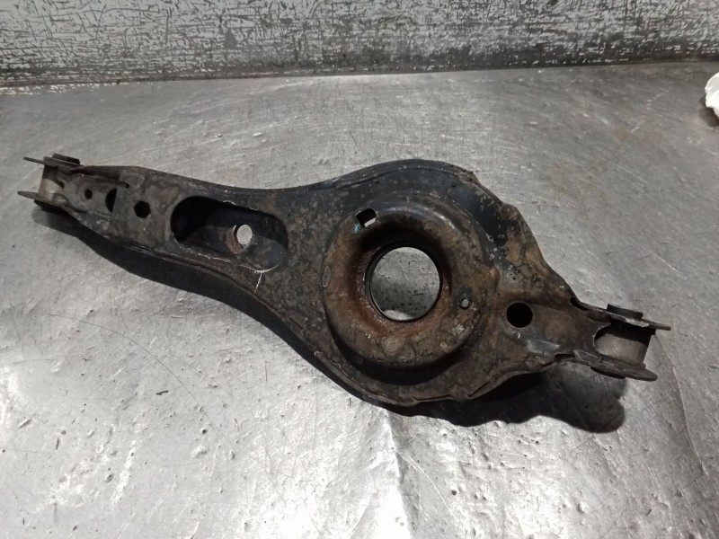 Recambio de brazo suspension inferior trasero derecho para ford focus c-max (dm2) 1.8 tdci referencia OEM IAM   POSTERIOR 03