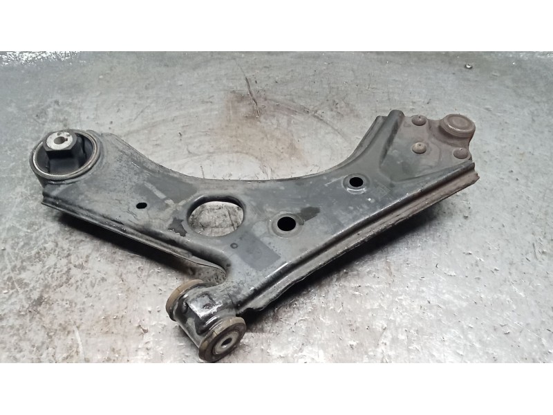 Recambio de brazo suspension inferior delantero derecho para fiat 500 l (330) referencia OEM IAM   12