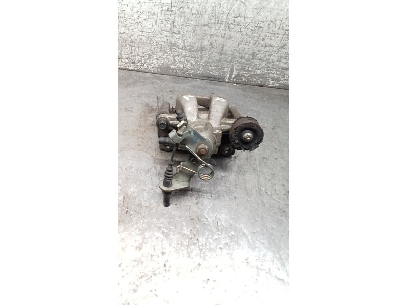Recambio de pinza freno trasera derecha para fiat grande punto (199_) 1.4 16v (199bxg1b, 199axg1b) referencia OEM IAM  BOSCH 05