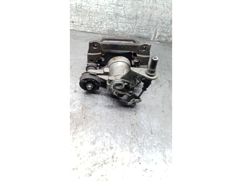 Recambio de pinza freno trasera derecha para fiat grande punto (199_) 1.4 16v (199bxg1b, 199axg1b) referencia OEM IAM  BOSCH 05