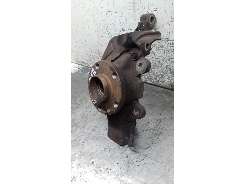 Recambio de mangueta delantera derecha para fiat 500 l (330) referencia OEM IAM   12