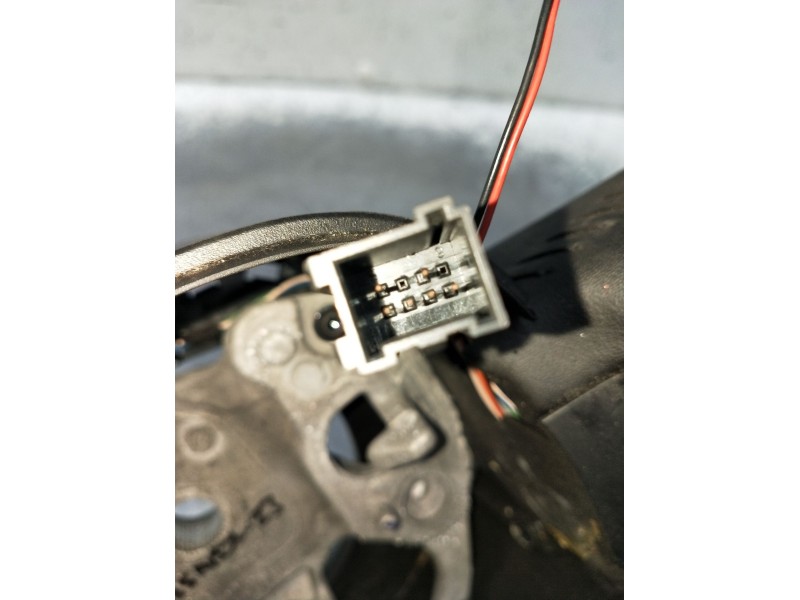 Recambio de volante para fiat 500 l (330) referencia OEM IAM   2012