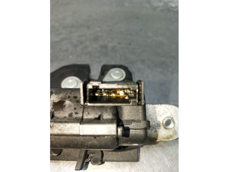 Recambio de motor cierre centralizado porton para fiat 500 l (330) referencia OEM IAM 51876008 5P 2012