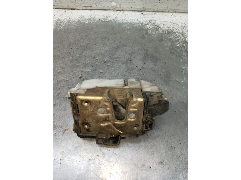 Recambio de motor cierre centralizado delantero derecho para volkswagen golf iii (1h1) 1.9 tdi referencia OEM IAM 1H0862154A 5P 