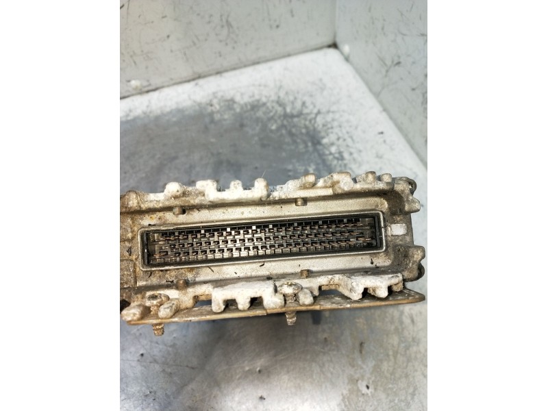 Recambio de centralita motor uce para volkswagen golf iii (1h1) 1.9 tdi referencia OEM IAM 0281001421422 028906021BF 28SA2901 17