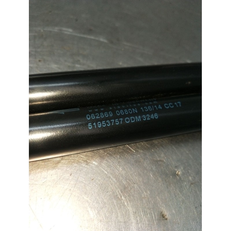 Recambio de amortiguadores maletero / porton para fiat 500 l (330) referencia OEM IAM 51953757ODM3246 062869 0680N 2012