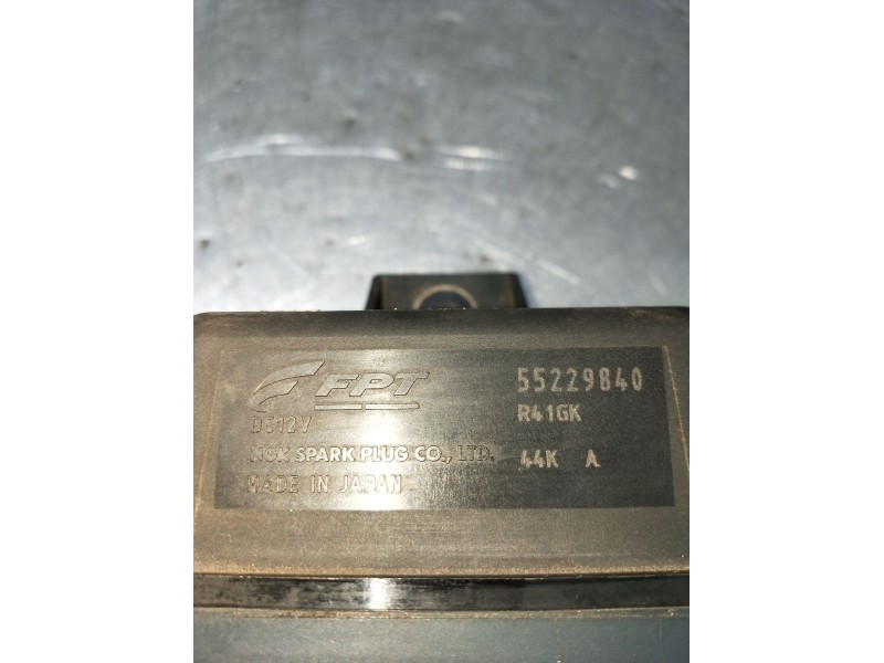 Recambio de caja precalentamiento para fiat 500 l (330) referencia OEM IAM 55229840  2012