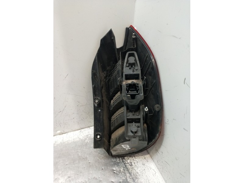 Recambio de piloto trasero izquierdo para renault scénic ii (jm0/1_) 1.9 dci (jm0g, jm12, jm1g, jm2c) referencia OEM IAM 25K0086