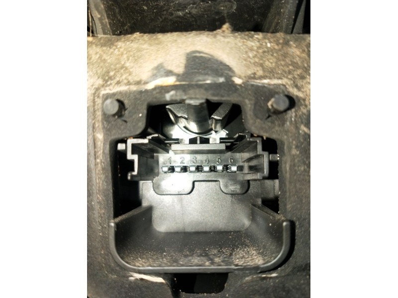 Recambio de piloto trasero izquierdo para renault scénic ii (jm0/1_) 1.9 dci (jm0g, jm12, jm1g, jm2c) referencia OEM IAM 25K0086