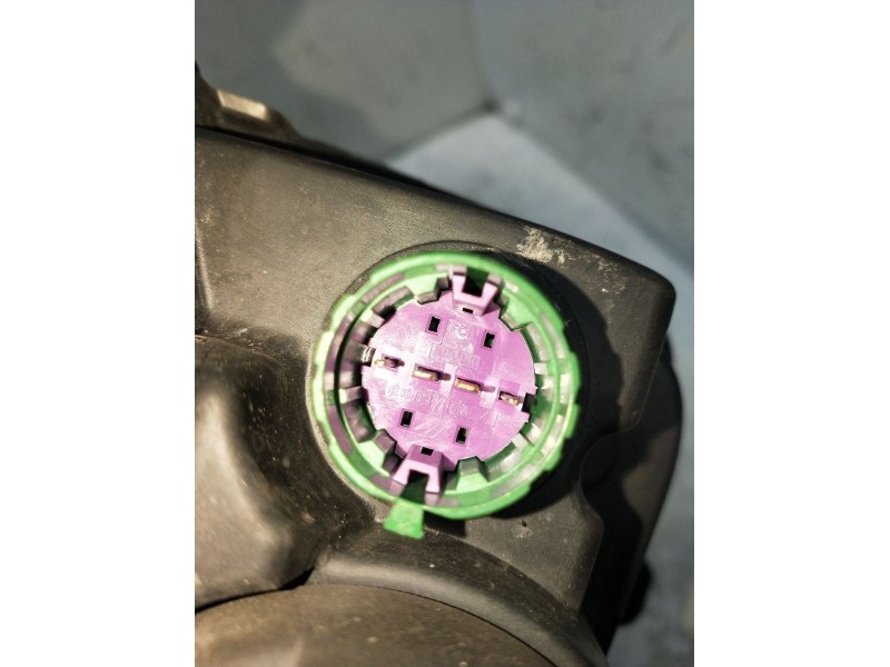 Recambio de faro derecho para fiat 500 l (330) referencia OEM IAM 47500748  2012