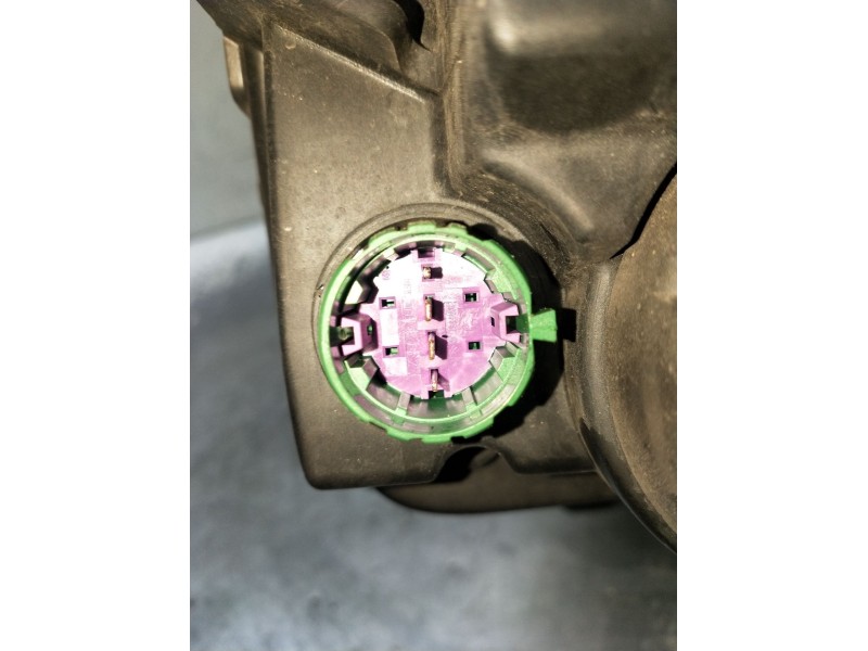 Recambio de faro izquierdo para fiat 500 l (330) referencia OEM IAM  DEFENSA 2012