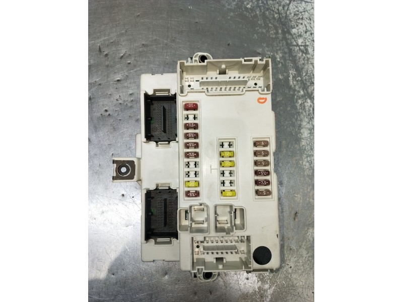 Recambio de caja reles / fusibles para fiat 500 l (330) referencia OEM IAM 51984083 BCM330I13 2012 498ABCML7