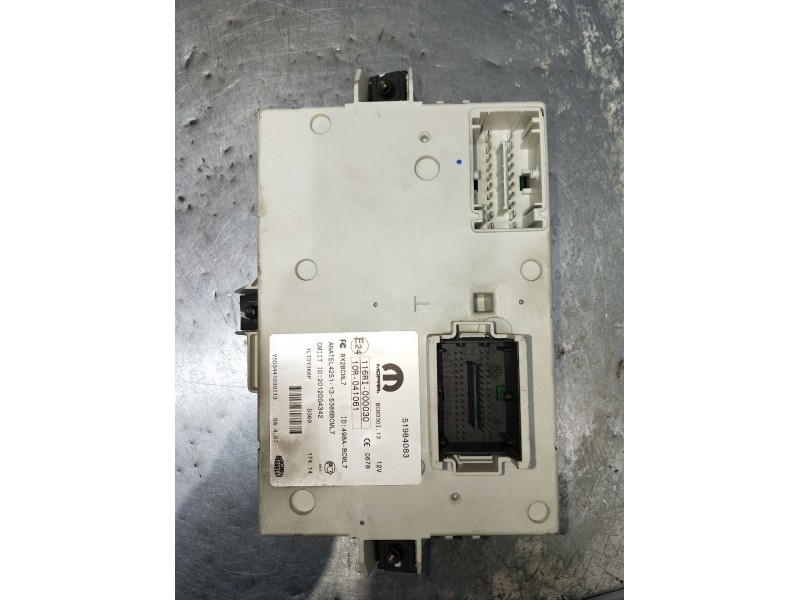 Recambio de caja reles / fusibles para fiat 500 l (330) referencia OEM IAM 51984083 BCM330I13 2012 498ABCML7