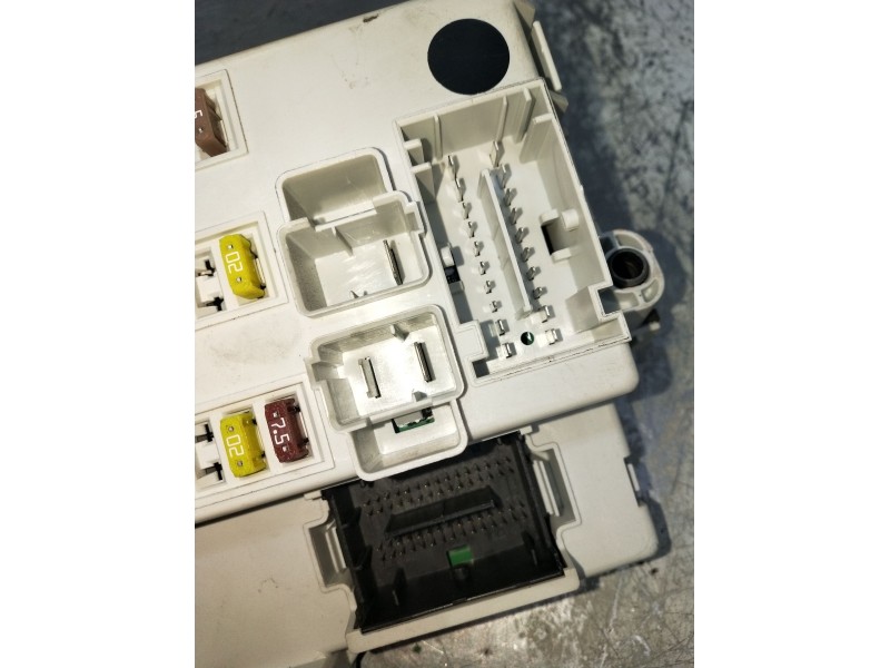 Recambio de caja reles / fusibles para fiat 500 l (330) referencia OEM IAM 51984083 BCM330I13 2012 498ABCML7