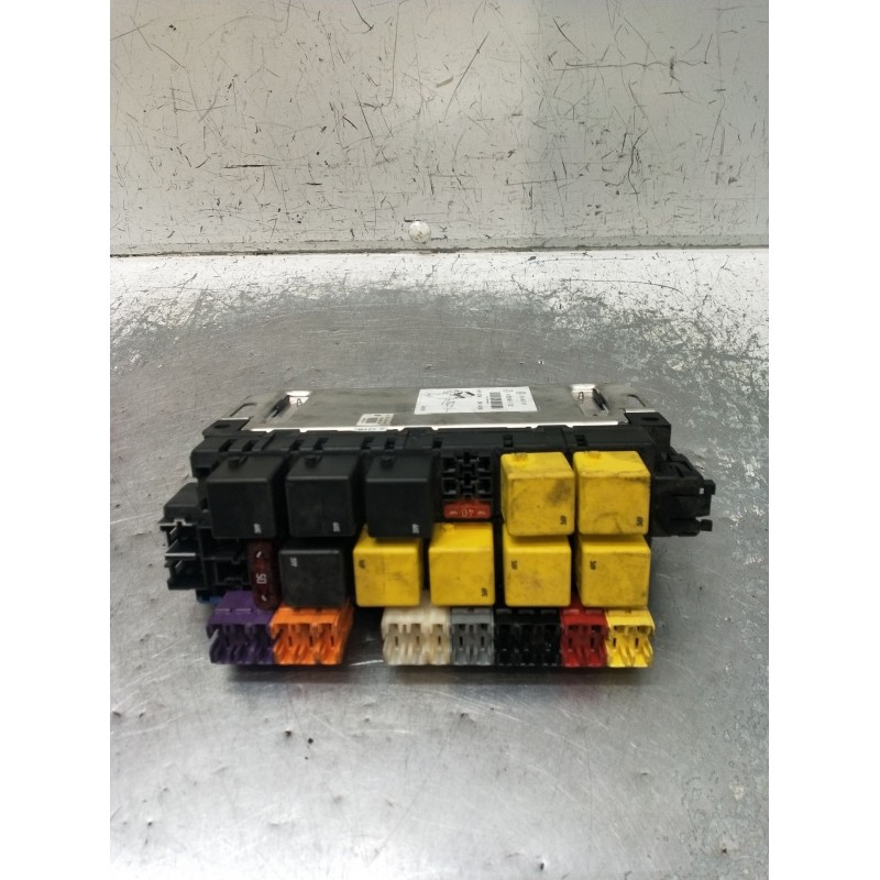 Recambio de caja reles / fusibles para mercedes-benz clase s (w220) berlina 500 (220.075) referencia OEM IAM A0205451732 0504511