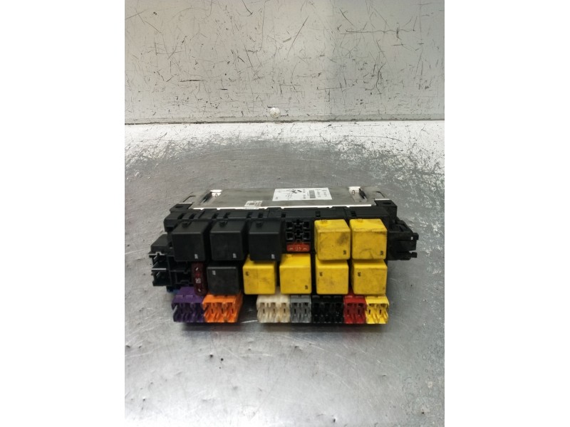 Recambio de caja reles / fusibles para mercedes-benz clase s (w220) berlina 500 (220.075) referencia OEM IAM A0205451732 0504511