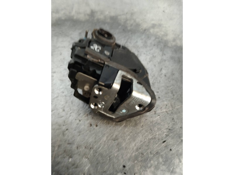 Recambio de motor cierre centralizado trasero derecho para toyota auris luna referencia OEM IAM   