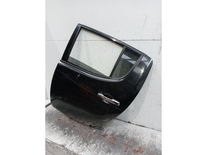 Recambio de puerta trasera izquierda para mitsubishi l200 / triton (ka_t, kb_t) 2.5 di-d 4wd (kb4t) referencia OEM IAM  5P 