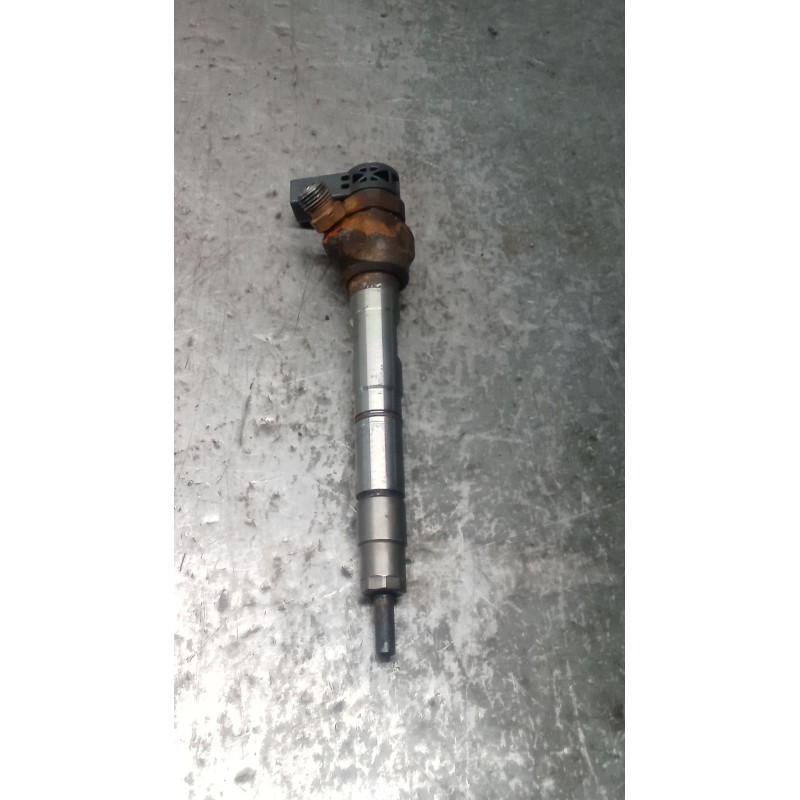 Recambio de inyector para volkswagen caddy iv furgoneta/monovolumen (saa, sah) 2.0 tdi referencia OEM IAM 0445110469 04L130277AC