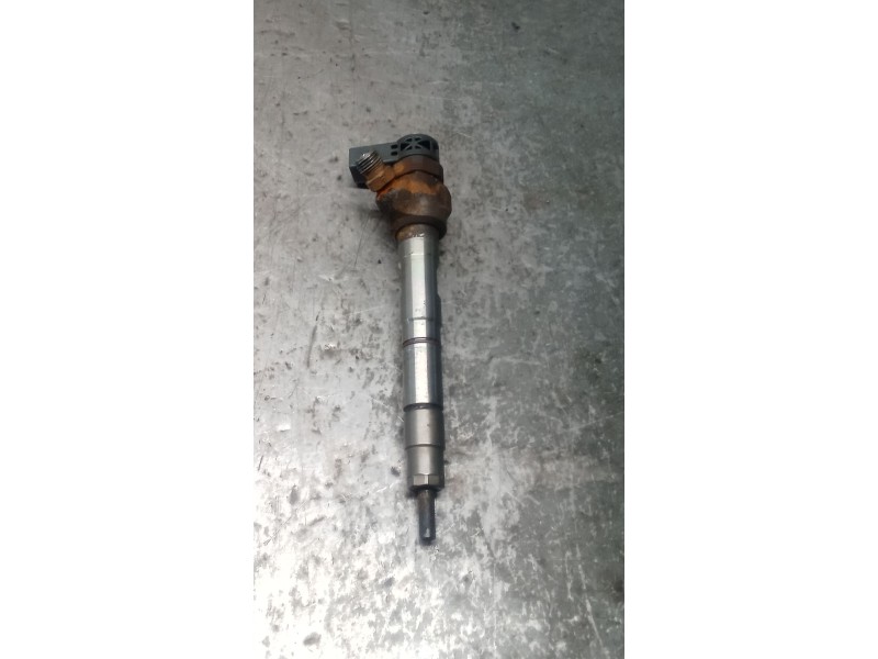 Recambio de inyector para volkswagen caddy iv furgoneta/monovolumen (saa, sah) 2.0 tdi referencia OEM IAM 0445110469 04L130277AC