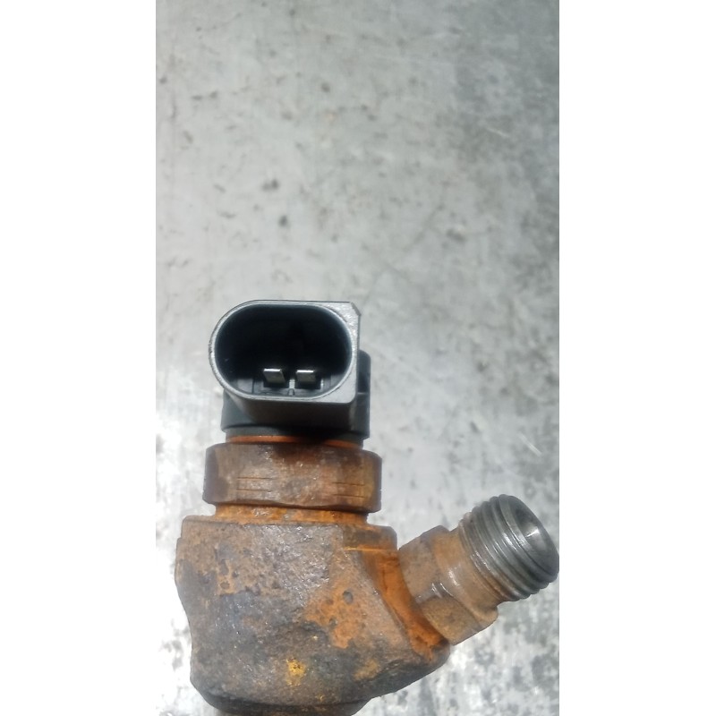 Recambio de inyector para volkswagen caddy iv furgoneta/monovolumen (saa, sah) 2.0 tdi referencia OEM IAM 0445110469 04L130277AC