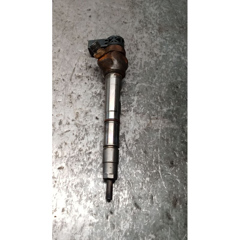 Recambio de inyector para volkswagen caddy iv furgoneta/monovolumen (saa, sah) 2.0 tdi referencia OEM IAM 0445110469 04L130277AC