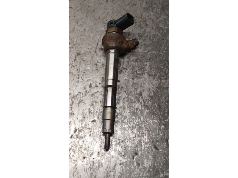 Recambio de inyector para volkswagen caddy iv furgoneta/monovolumen (saa, sah) 2.0 tdi referencia OEM IAM 0445110469 04L130277AC