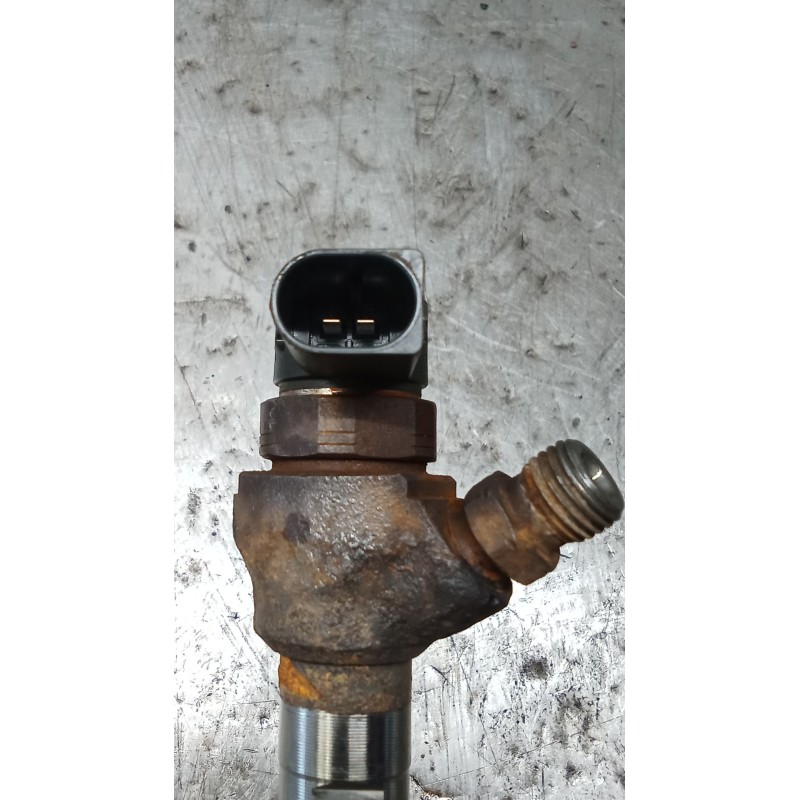 Recambio de inyector para volkswagen caddy iv furgoneta/monovolumen (saa, sah) 2.0 tdi referencia OEM IAM 0445110469 04L130277AC