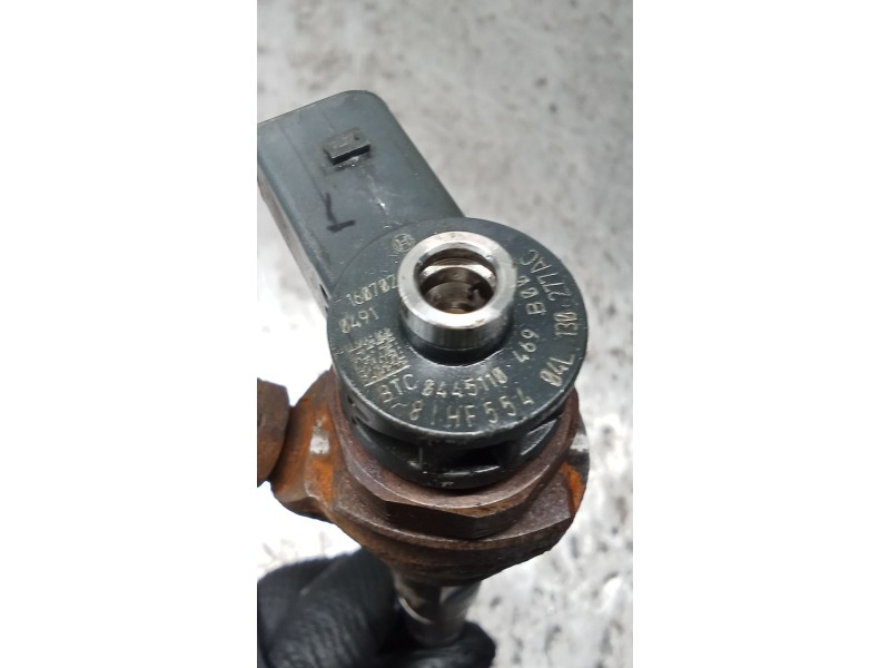 Recambio de inyector para volkswagen caddy iv furgoneta/monovolumen (saa, sah) 2.0 tdi referencia OEM IAM 0445110469 04L130277AC