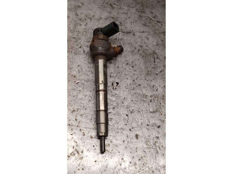 Recambio de inyector para volkswagen caddy iv furgoneta/monovolumen (saa, sah) 2.0 tdi referencia OEM IAM 0445110469 04L130277AC