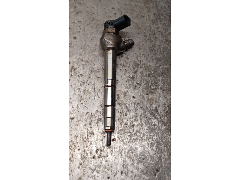 Recambio de inyector para volkswagen caddy iv furgoneta/monovolumen (saa, sah) 2.0 tdi referencia OEM IAM 0445110469 04L130277AC