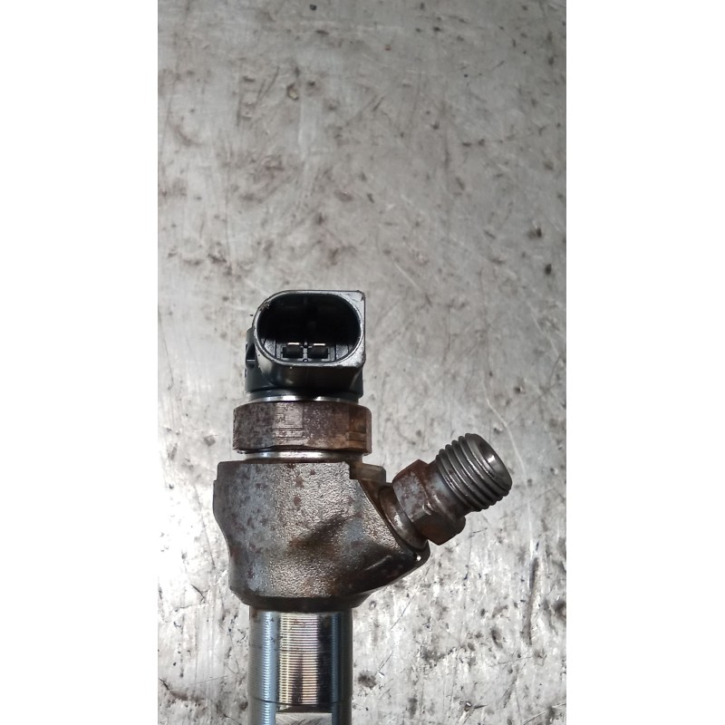Recambio de inyector para volkswagen caddy iv furgoneta/monovolumen (saa, sah) 2.0 tdi referencia OEM IAM 0445110469 04L130277AC