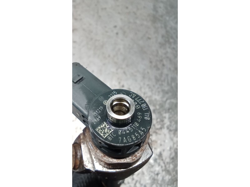Recambio de inyector para volkswagen caddy iv furgoneta/monovolumen (saa, sah) 2.0 tdi referencia OEM IAM 0445110469 04L130277AC