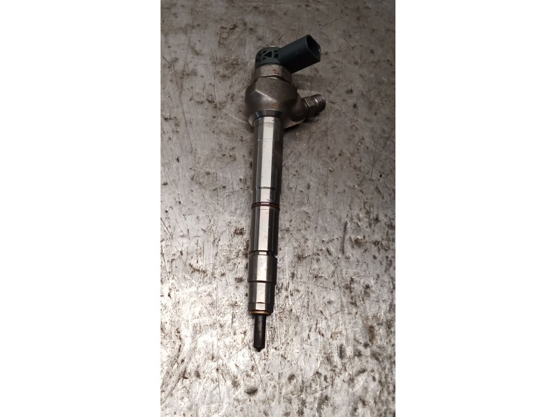 Recambio de inyector para volkswagen caddy iv furgoneta/monovolumen (saa, sah) 2.0 tdi referencia OEM IAM 0445110469 04L130277AC