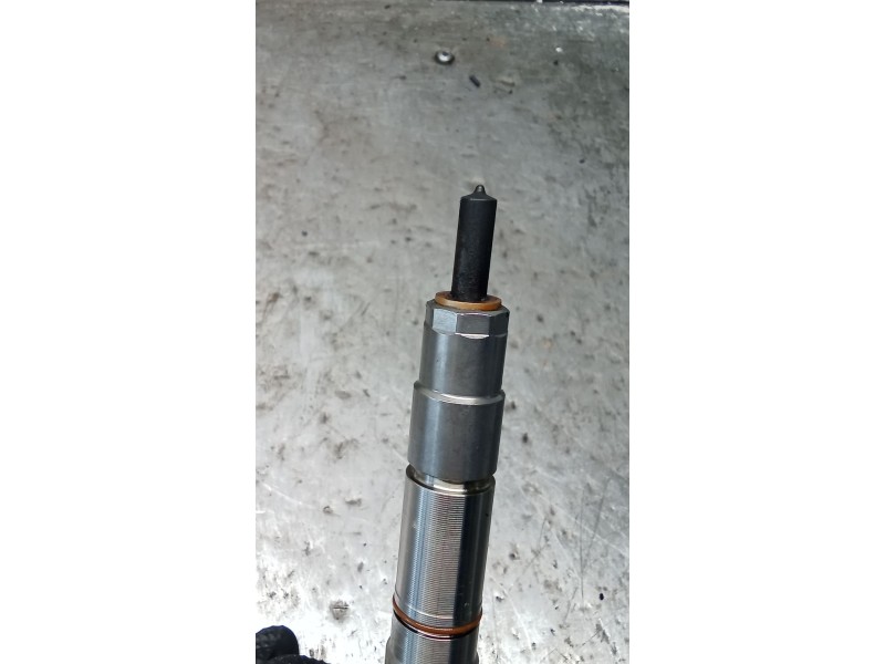 Recambio de inyector para volkswagen caddy iv furgoneta/monovolumen (saa, sah) 2.0 tdi referencia OEM IAM 0445110469 04L130277AC