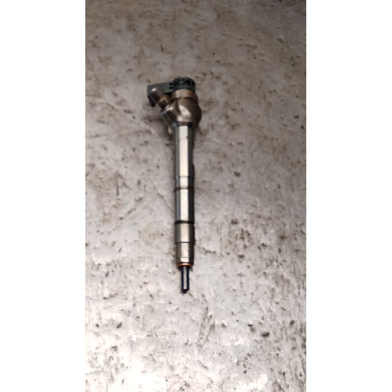 Recambio de inyector para volkswagen caddy iv furgoneta/monovolumen (saa, sah) 2.0 tdi referencia OEM IAM 0445110469 04L130277AC