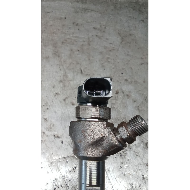 Recambio de inyector para volkswagen caddy iv furgoneta/monovolumen (saa, sah) 2.0 tdi referencia OEM IAM 0445110469 04L130277AC