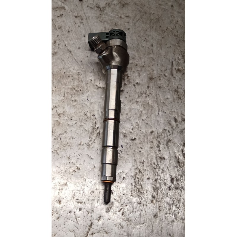 Recambio de inyector para volkswagen caddy iv furgoneta/monovolumen (saa, sah) 2.0 tdi referencia OEM IAM 0445110469 04L130277AC